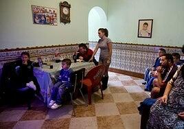 Todos bajo el mismo techo: los altos precios disparan las casas con más de dos familias