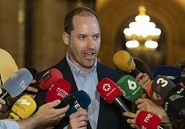 El PP tacha de «timo» el primer año de Illa como president y los comunes le piden priorizar la vivienda