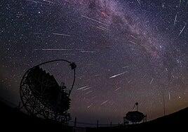 Cita con las perseidas en Canarias: la lluvia de estrellas inaugura los eventos astronómicos de agosto