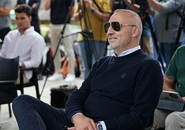 Ramírez anuncia tres fichajes más y garantiza la continuidad de Mika Mármol