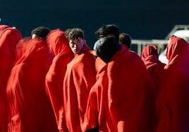 Localizan dos embarcaciones con 66 migrantes en aguas próximas a las islas de Gran Canaria y Lanzarote