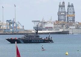 Interceptan al oeste de Canarias un barco con 3 toneladas de cocaína