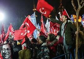 Turquía detiene a 44 opositores más y afianza su deriva autoritaria