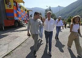 Sánchez llama a los barones afectados por los fuegos tras alertar Feijóo de la «crisis nacional»