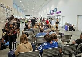 Renfe desconoce cuándo volverá a funcionar el ave Madrid-Galicia pero recuerda que los billetes se pueden cambiar