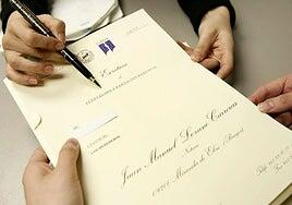 La batalla fiscal entre Gobierno y comunidades autónomas por las herencias catapulta las donaciones