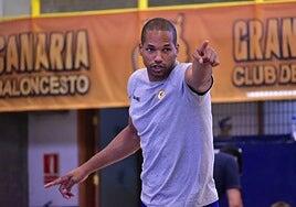 Oficial: Eulis Báez se incorpora al cuerpo técnico de Jaka Lakovic