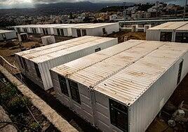 Cuatro años después de la erupción del volcán de La Palma comienza la retirada de las casas contenedor