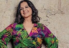 Olga Cerpa canta como invitada en el Festival Mundial del Bolero en México