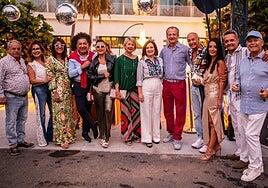 La Fiesta Revive los 80s en Sala Scala reúne a más de 400 personas en una noche inolvidable de música, sorpresas y diversión