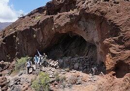 Los aborígenes de La Gomera convivían con su ganado en cuevas, algo inédito en las islas