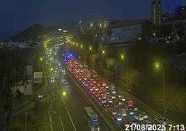 Una mujer fallece y dos personas resultan heridas en un atropello en la TF-5