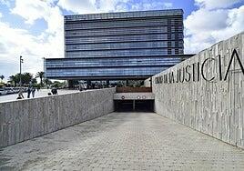 Condenado un empleado de banca en Gran Canaria que estafó 30.000 euros a unos clientes