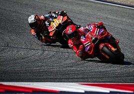 Pedro Acosta planta cara a Marc Márquez en Hungría