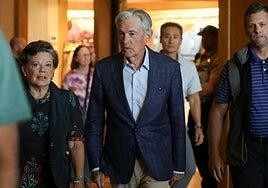 Powell abre la puerta a recortar los tipos ante el enfriamiento del empleo