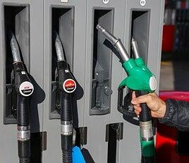 Los carburantes marcan nuevos mínimos del verano a las puertas de la operación retorno