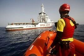 Pedro Sánchez traslada su apoyo a Open Arms: «Defender España es defender la vida»