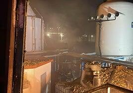 El fuego en la estación de bombeo de aguas negras del Teatro afectó a las tres torres de eliminación de olor