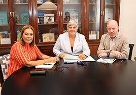 La presidenta del Parlamento de Canarias aborda con la comisionada de Transparencia las necesidades presupuestarias para 2026