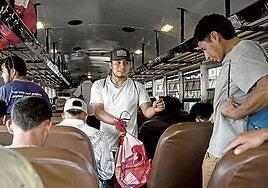 Trump dotará de armas a la agencia que tramita visados