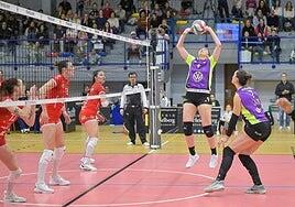 Roma Volley, Roten Raben y FC Porto dan brillo al II Torneo Internacional Isla de Gran Canaria impulsado por el Heidelberg Volkswagen