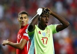Nico enciende las alarmas al retirarse lesionado en el Turquía-España
