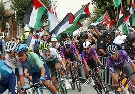 Diez detenidos por las protestas propalestinas en la Vuelta a su paso por Lugo