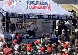 Matan a un líder juvenil trumpista de un tiro en el cuello durante una charla