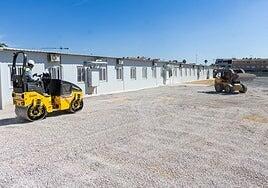 Sin comedor y patios por terminar en los colegios de barracones de la zona dana