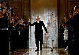 Armani deja su empresa a una fundación controlada por su pareja y sus sobrinos