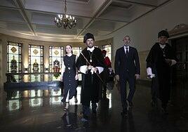 El rector de la Universidad de La Laguna advierte de que con los recursos actuales «no es posible garantizar el futuro»