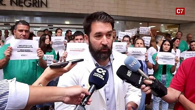 Los médicos canarios protestan a las puertas de los centros sanitarios