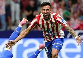 El Atlético castiga los errores del Villarreal y suma su primera victoria