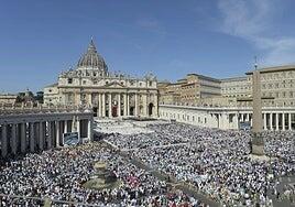 La plaza de San Pedro del Vaticano, escenario por un día de un concierto pop de talla internacional