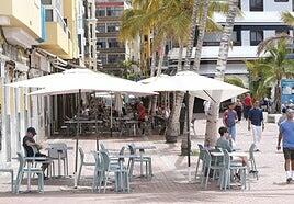 Los puesteros de Las Canteras afirman que los «argumentos de Costas carecen de base real»