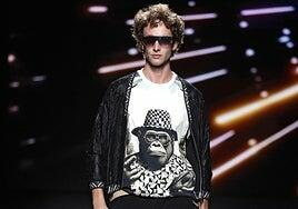 Costura, sastrería y camisetas canallas comparten pasarela en la Semana de la Moda