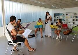 Aforo completo en la Escuela de Música y Danza de Pájara