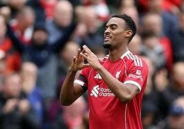 El Liverpool resiste para llevarse el derbi de Merseyside