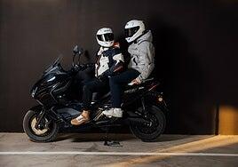 Nuevas Velca Nude y Eon, las primeras naked y maxiscooter eléctricas de la firma española