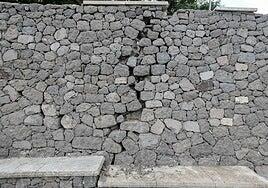 Indignación en Isla Perdida: «La plaza lleva más de 15 años cerrada, vacía y olvidada»