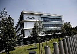 La operación Indra-Escribano encara la recta final con el refuerzo de asesores para garantizar el encaje legal