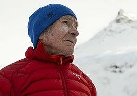 Carlos Soria hace historia y se convierte a los 86 años en la persona de más edad en coronar un ochomil