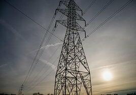 La demanda eléctrica nacional podría hasta duplicarse en la próxima década, según EY