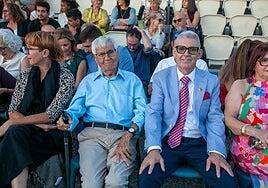 Tías homenajea a cuatro referentes turísticos