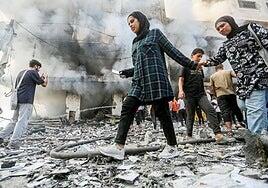 Más de 800.000 palestinos huyen de una Ciudad de Gaza sitiada por el ejército hebreo