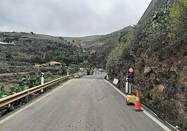 El Cabildo habilita un paso a los vecinos mientras se ejecuta la obra de la carretera de Hoya Pineda
