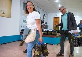 Con el aceite de oliva virgen de Fuerteventura para casa