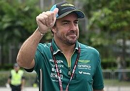 Alonso se luce bajo los focos de Singapur