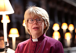 Sarah Mullally, feminista y a favor de la diversidad, primera mujer que dirige la Iglesia Anglicana