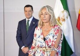 Moreno sacrifica a su consejera de Salud para intentar atajar la crisis de las mamografías